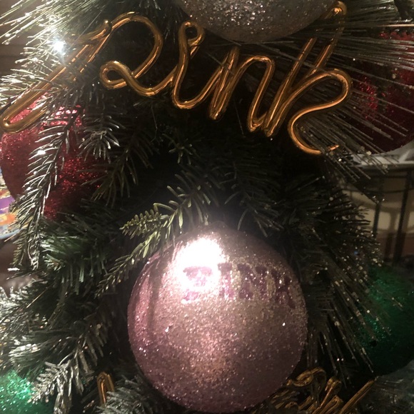 🎄Victory Secret 2018 Christmas Tree. 🎄 - Picture 3 of 8